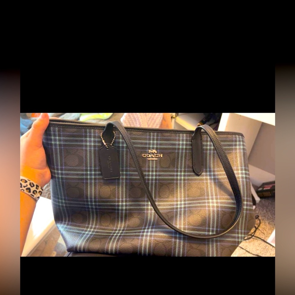 Coach purse, never used, got it sometime in 2021